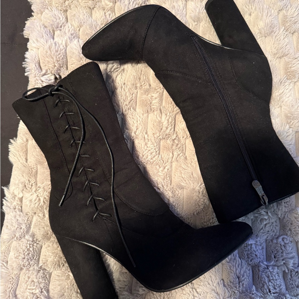 Cape Robbin Black Heeled Boots